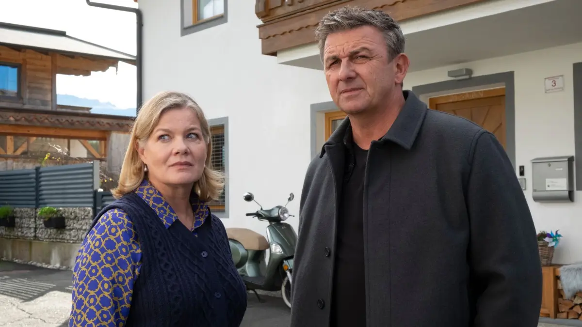 Die Serie „Der Bergdoktor“ geht aktuell donnerstags mit Staffel 18 im ZDF weiter. Doch am 13. Februar 2025 guckten die Fans in die Röhre.