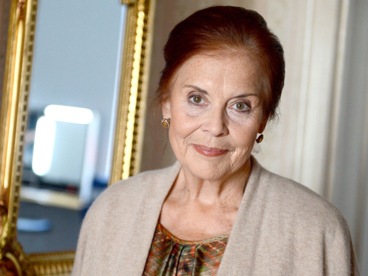 Tragischer Abschied von einer Serien-Legende… Ursula Karusseit – unvergessen als Cafeteria-Chefin Charlotte Gauss – ist verstorben.