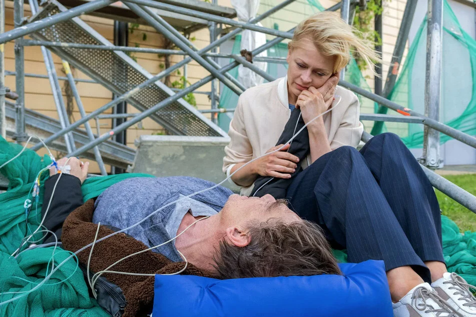 Gefährliche Gefühle in der Sachsenklinik! Ina stoppt Marias OP – Riskiert sie das Leben einer Schwangeren?