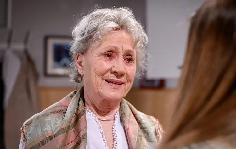 „Sturm der Liebe“-Star Antje Hagen: So umwerfend sah Hildegard früher aus!