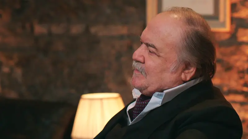 Halis obliga a Ferit a elegir entre su padre y el apellido Korhan