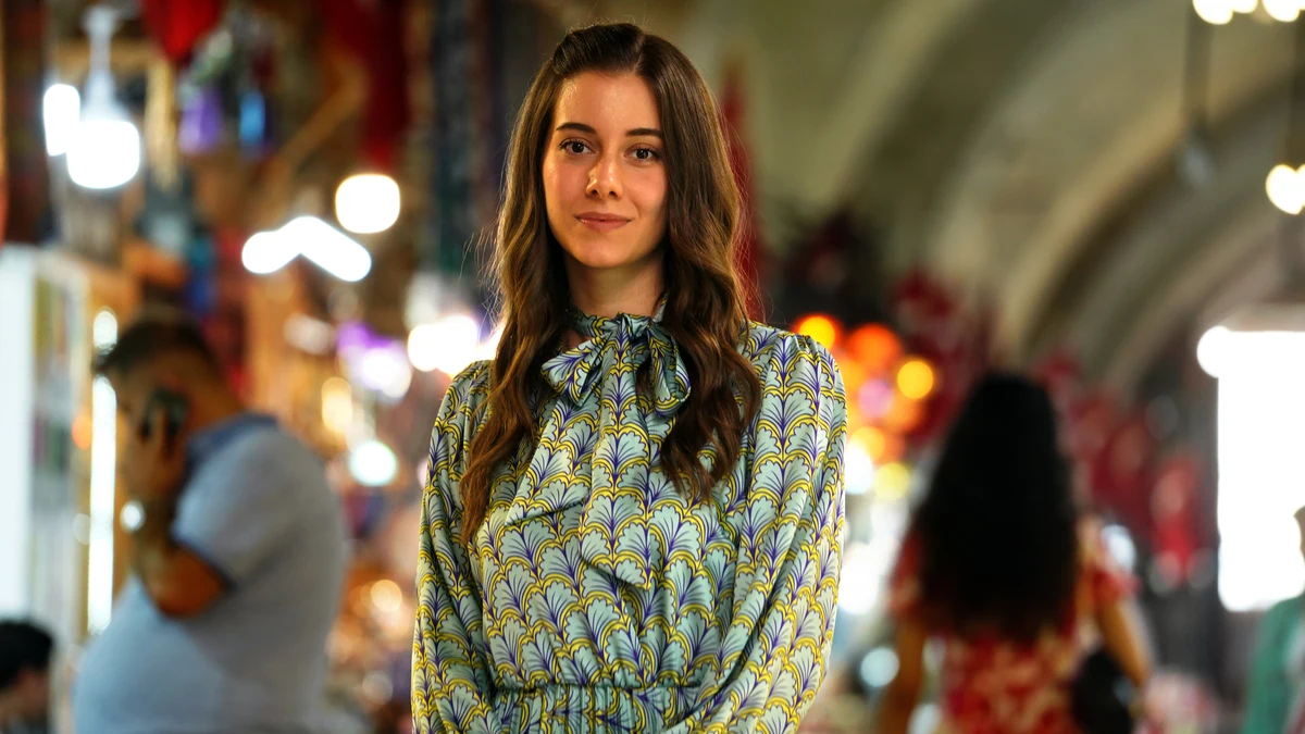 ¿Quién es Beril Pozam? Conoce a la actriz que interpreta a Suna, la hermana de Seyran en Una nueva vida