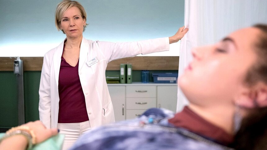 Geheimnisse, Gefühle und gebrochene Herzen: Dr. Globischs moralisches Dilemma erschüttert die Sachsenklinik! Wird die Wahrheit alles verändern?