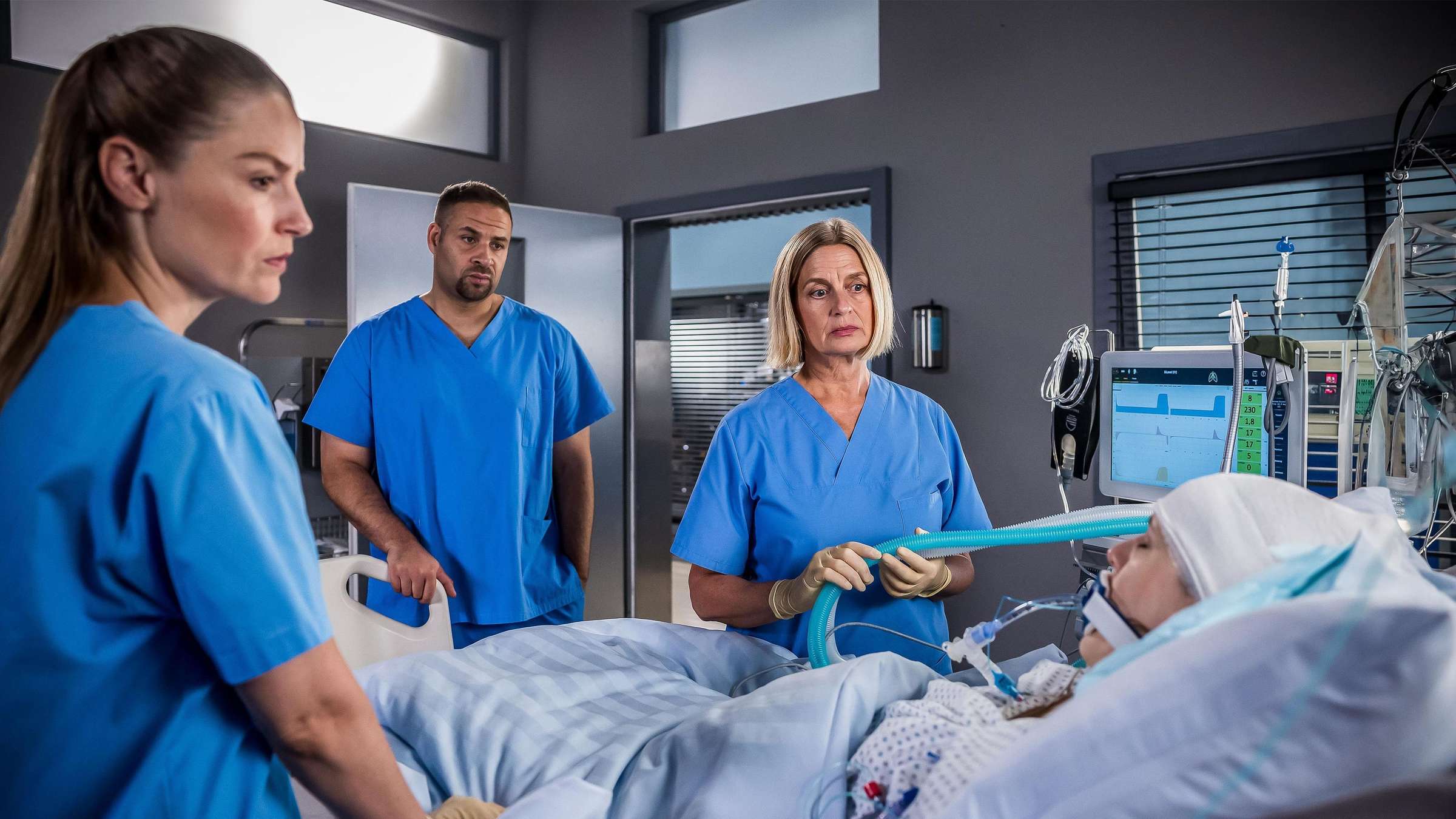 „Heilende Hände oder tödlicher Kollaps? Ellys Zusammenbruch schockt ‚Die jungen Ärzte‘ – steht der nächste Serientod bevor?“