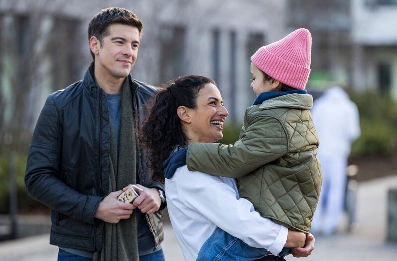 Der Erfolg von “In aller Freundschaft” brachte zwei Ableger hervor. Am 22. Januar 2015 startete das erste Spin-Off “In aller Freundschaft – Die jungen Ärzte”.